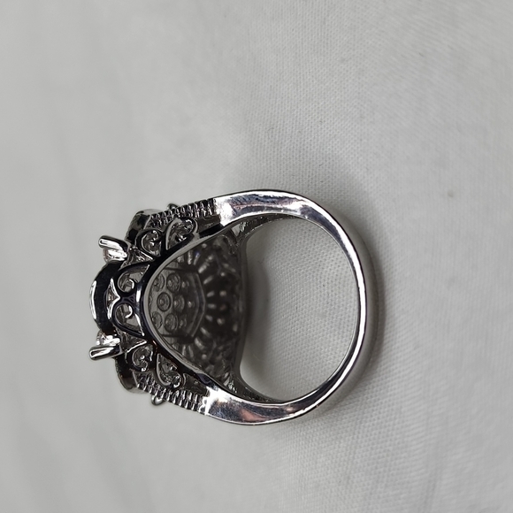 VINTAGE DIAMOND ART DECO RING - Picture 10 of 12